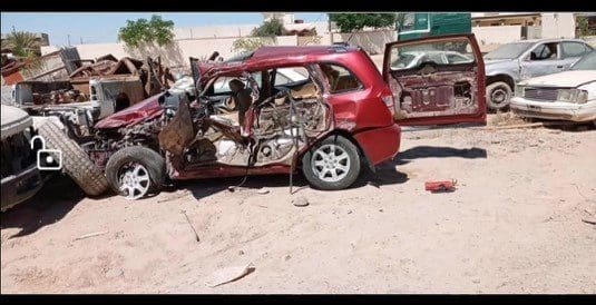 حادث على طريق تكريت - كركوك لسيارة حمراء محطمة