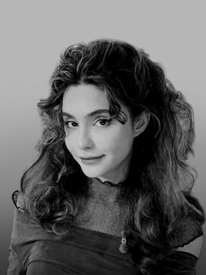 Nazli Tarzi